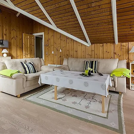 Three-bedroom Holiday In * Халс